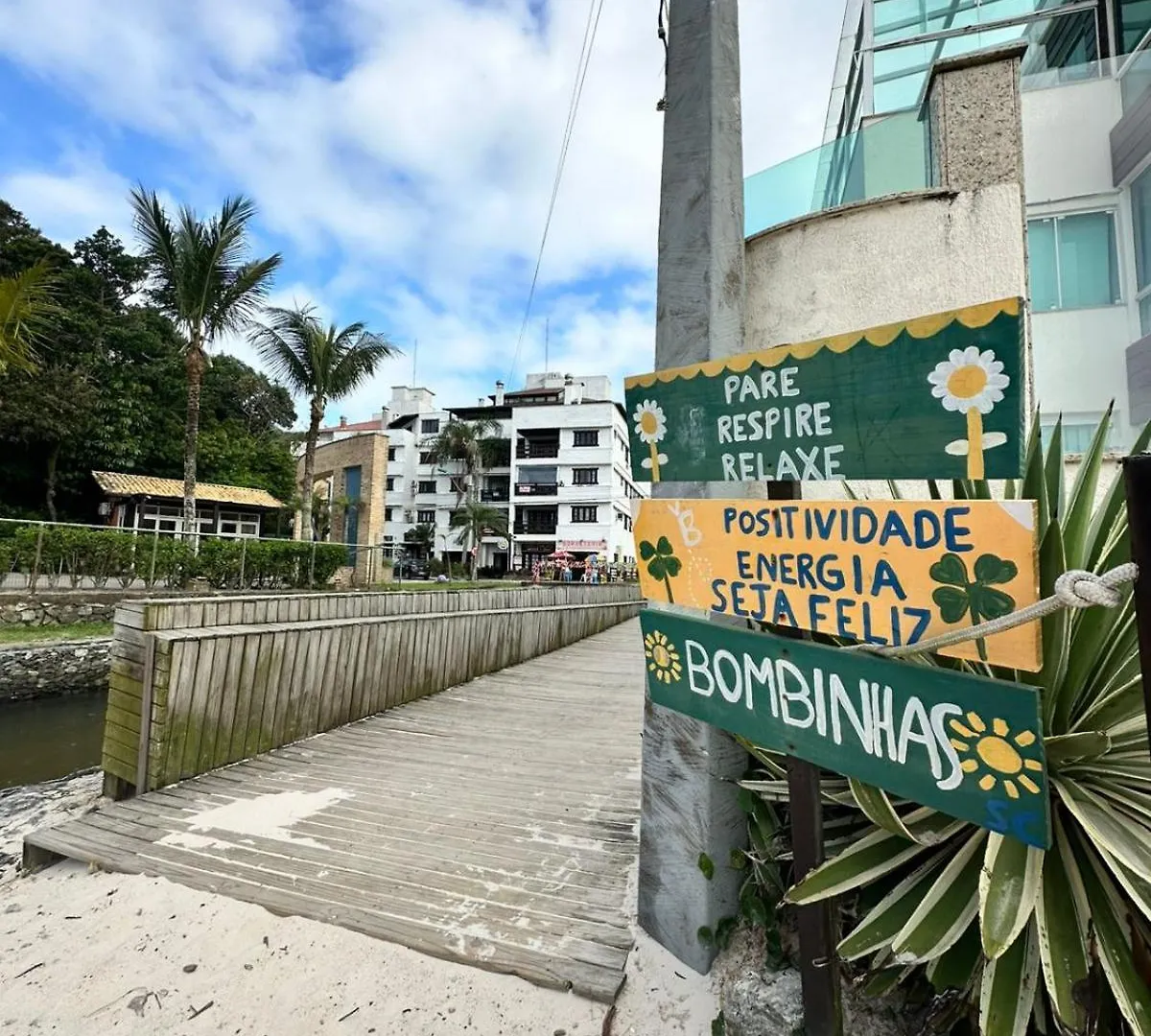 Apartamento Em Condominio Bromelias - Bombinhas Sc