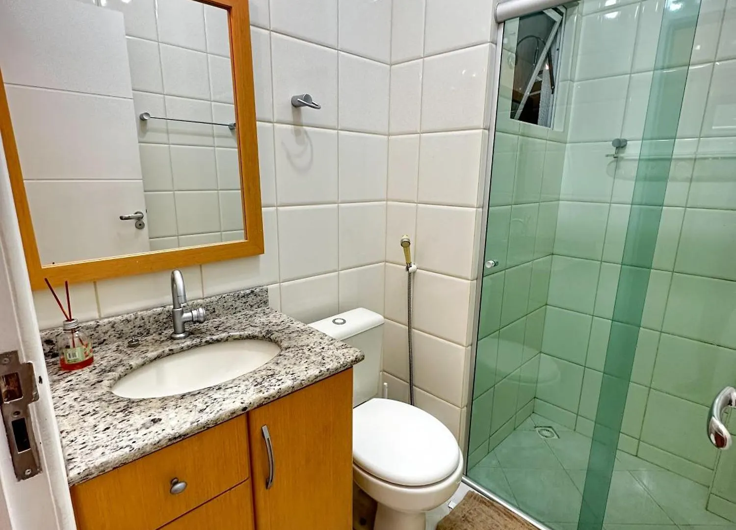 Apartamento Em Condominio Bromelias - Bombinhas Sc Brasil
